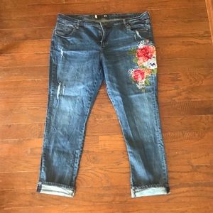 Kut from the Kloth embroidered boyfriend jeans 16w